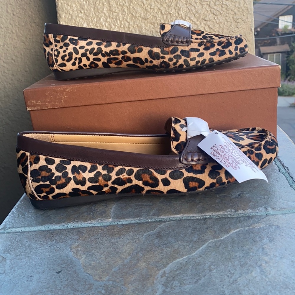 I’m selling size 10 coach leopard flats